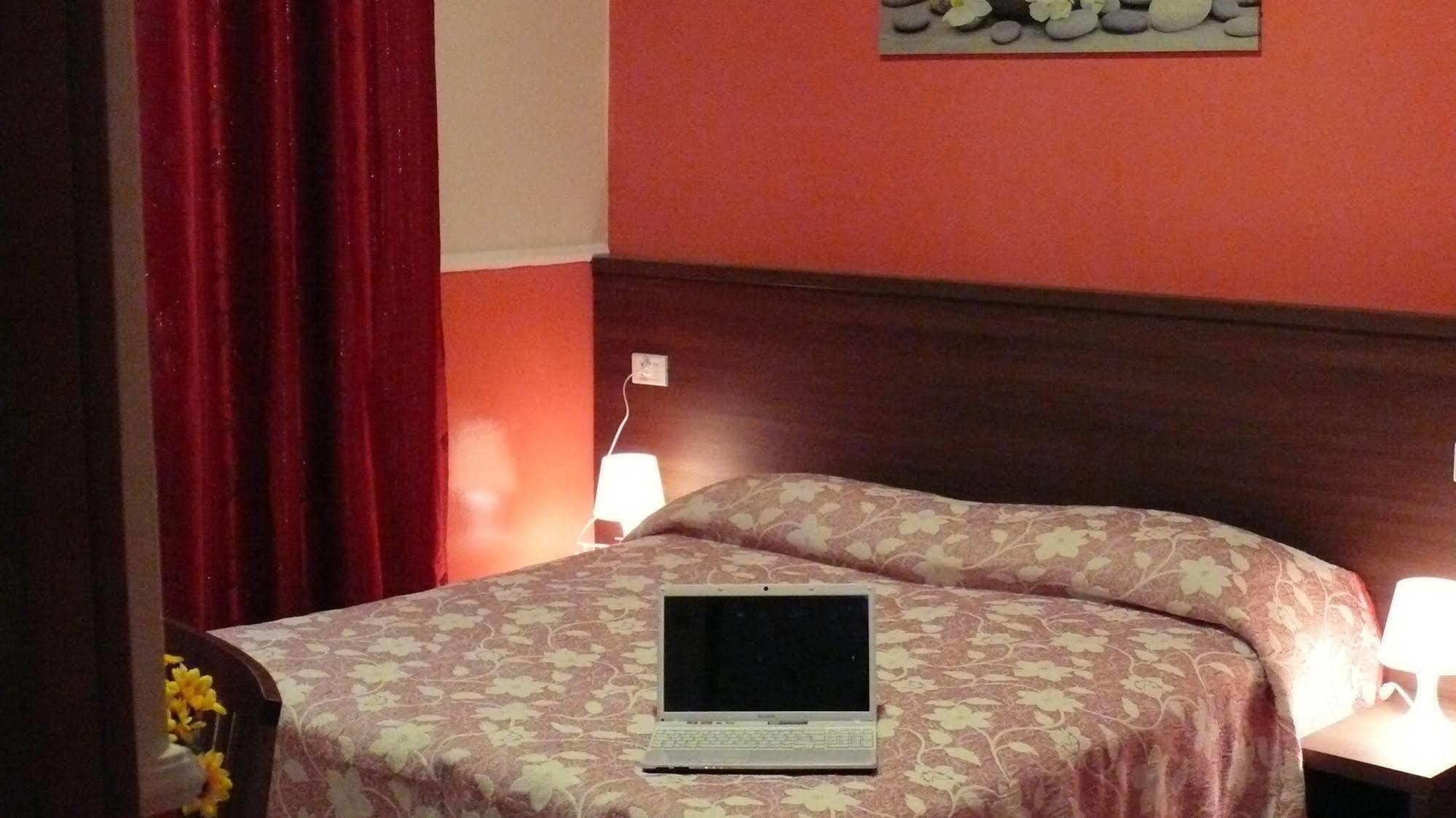 Hotel Leone Rzym Zewnętrze zdjęcie